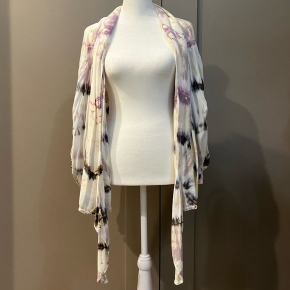 Young, Fabulous, & Broke “Carmen Top”. Tie Dye w/ Front Knot. 100% Rayon Fabric. - Picture 7 of 10